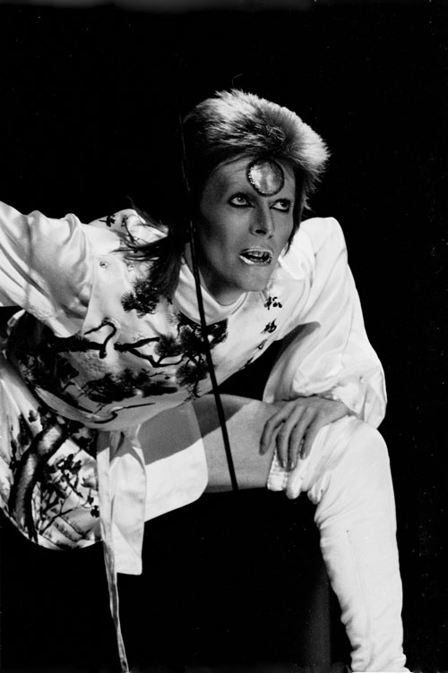 david bowie ziggy stardust live face paint