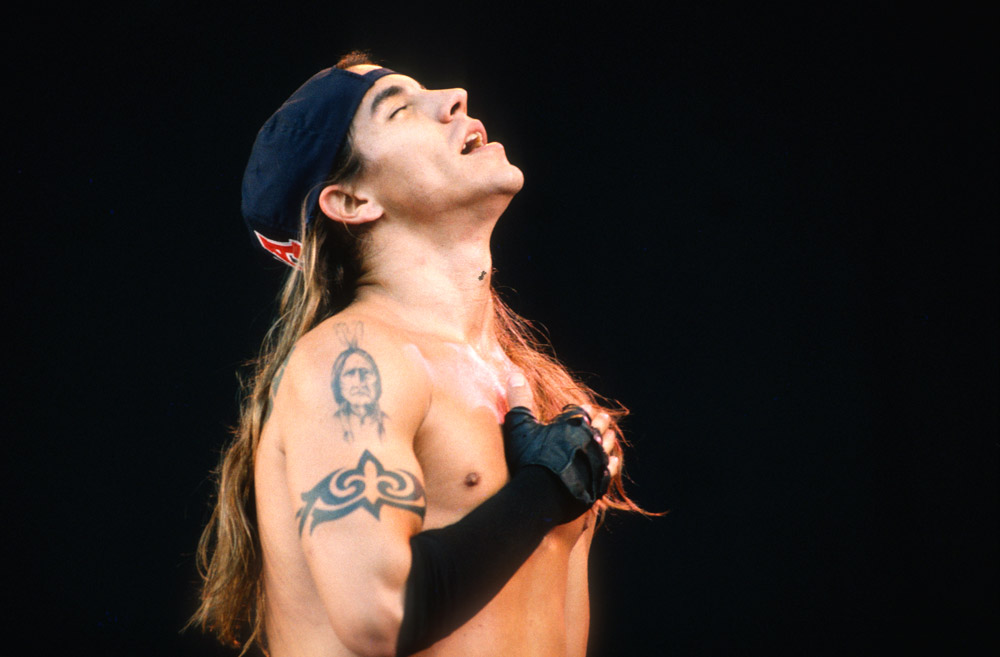 red hot chili peppers oz tour