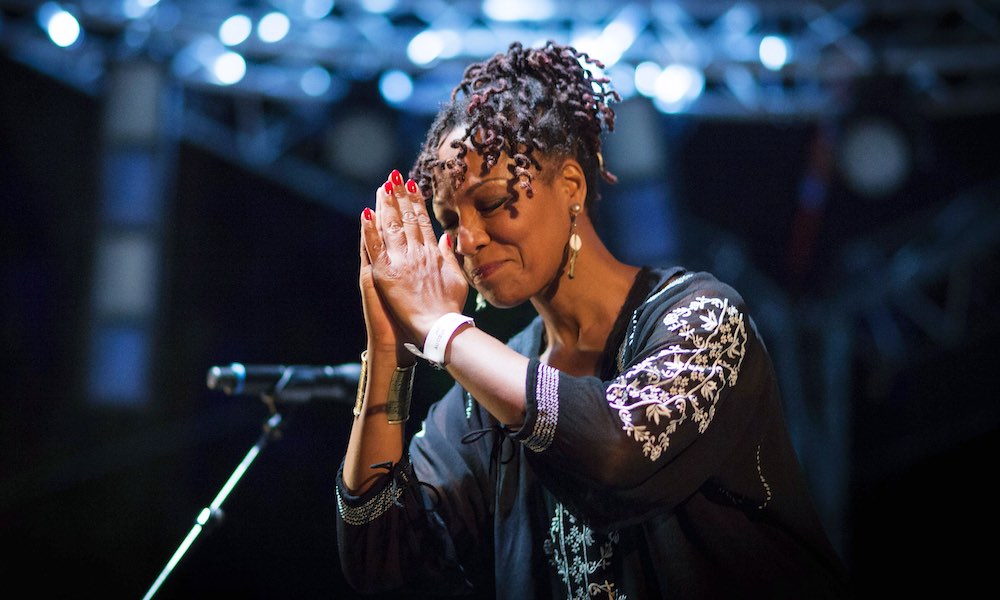 Lisa Simone