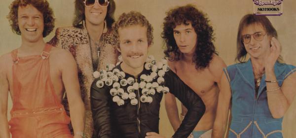 13 Aussie Songs NOT To Play On Valentine's Day 