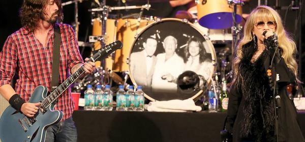Remembering When Stevie Nicks & Dave Grohl’s Joined Forces on The Letterman Show in 2013
