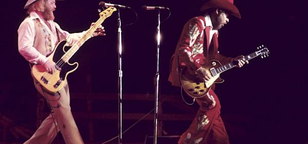 Watch ZZ Top’s Billy Gibbons Reunited With His 70s Rhinestone Suit on Pawn Stars 