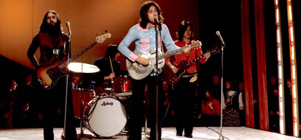 Revisiting The Kinks’ “Apeman” on Top of the Pops in 1970