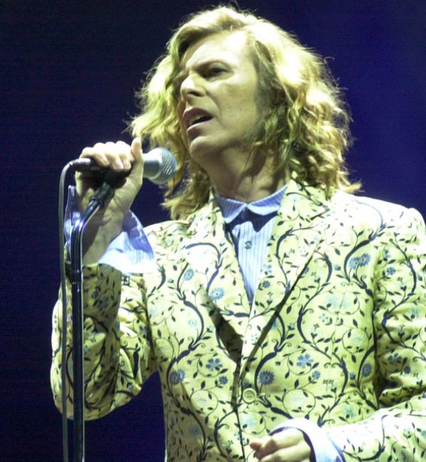 5 Stellar Moments From The Greatest Glastonbury Headliner Of All Time