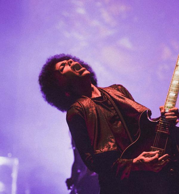 Watch Prince's Guitar Wizardry Playing Whole Lotta Love 