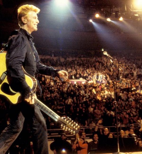  Hear David Bowie’s Acoustic Version of “I Can’t Read ’97” From ‘Is It Any Wonder?’ EP