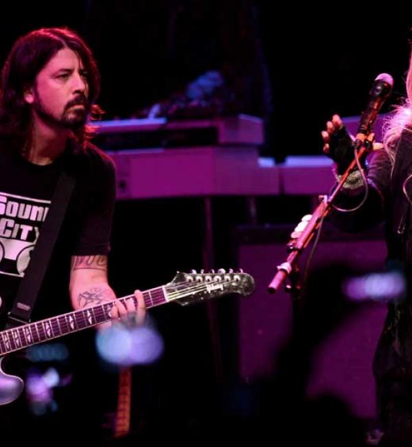 Stevie Nicks Has Teamed Up With Dave Grohl On New Song! 