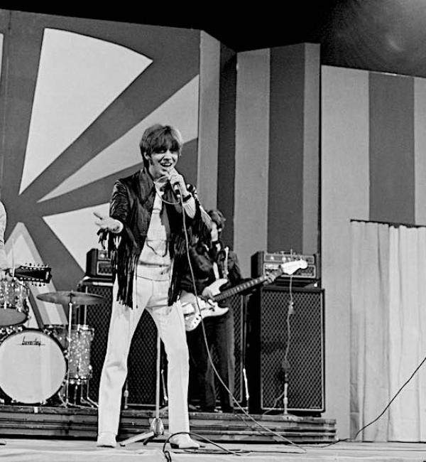 Remembering The Easybeats’ Frenzy-Inciting “Friday On My Mind” Live in 1967