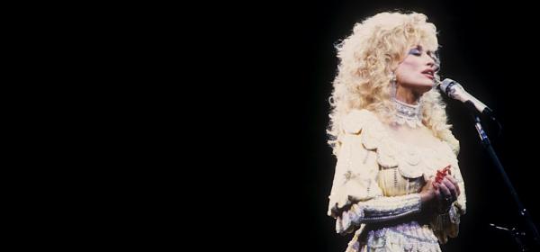 Remembering Dolly Parton’s Searing “Jolene” Live in 1988 
